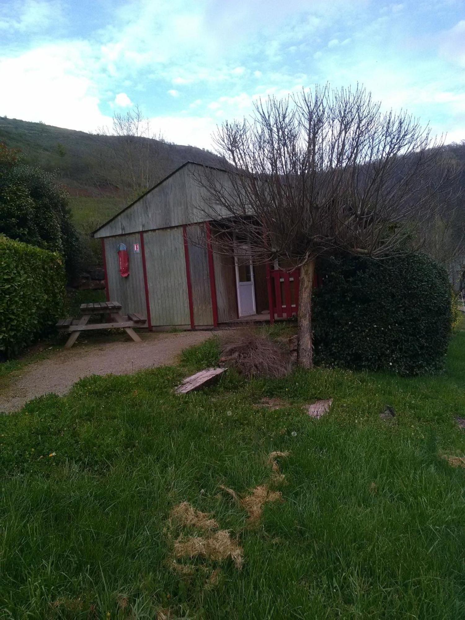 La Fregiere Chalets Clairvaux-d'Aveyron Экстерьер фото