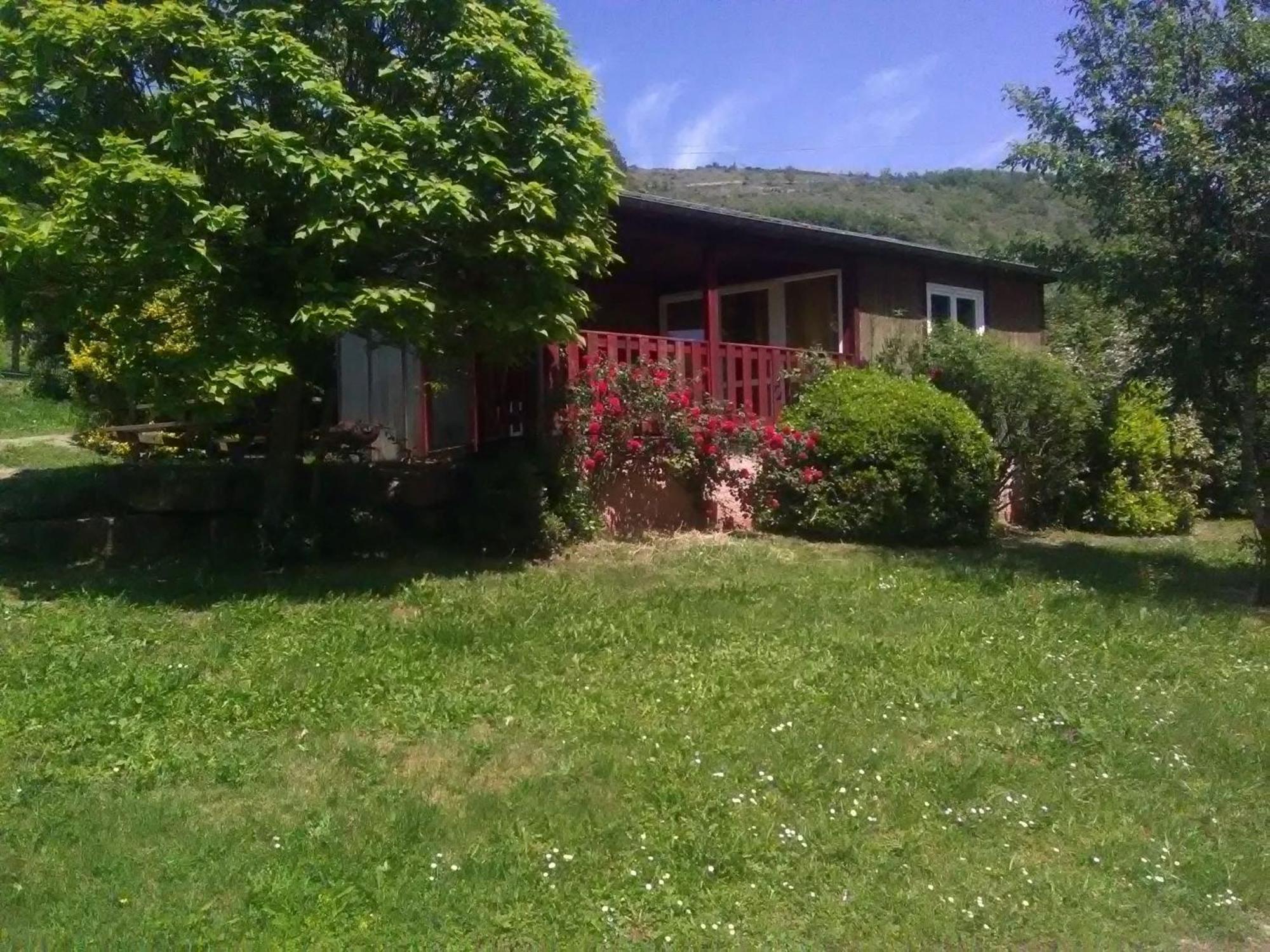 La Fregiere Chalets Clairvaux-d'Aveyron Экстерьер фото