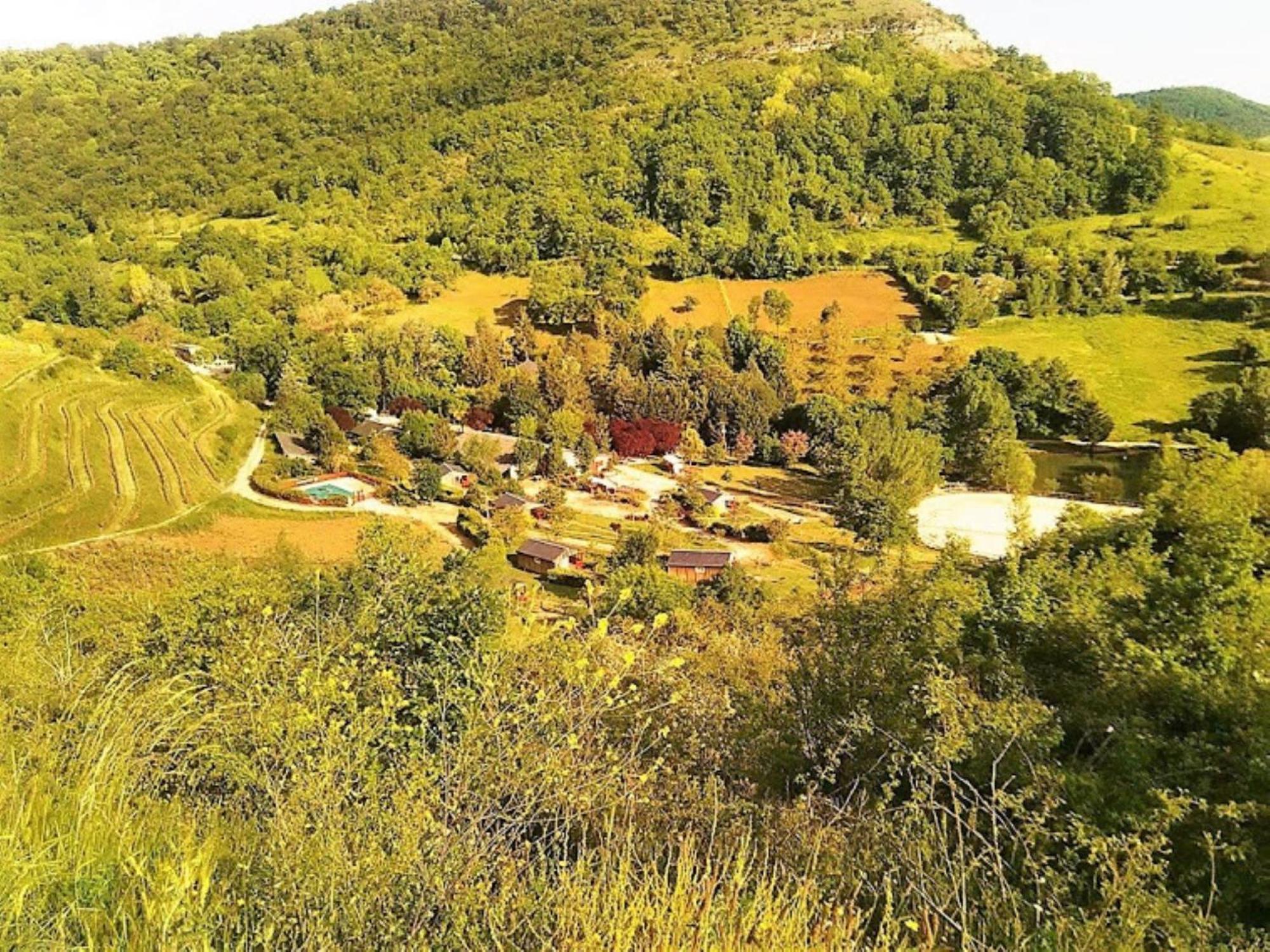 La Fregiere Chalets Clairvaux-d'Aveyron Экстерьер фото